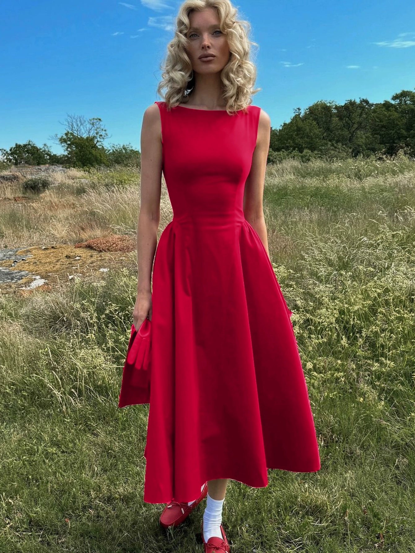 Hepburn Sleeveless Temperament Waist Slim Dress