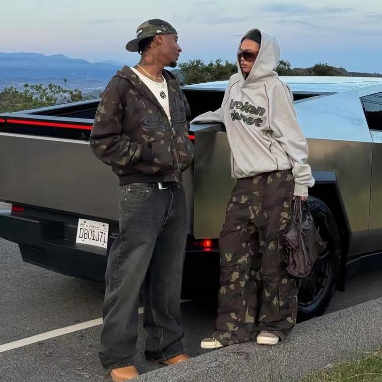 BROKEN PLANET CAMO ZIP-UP HOODIE