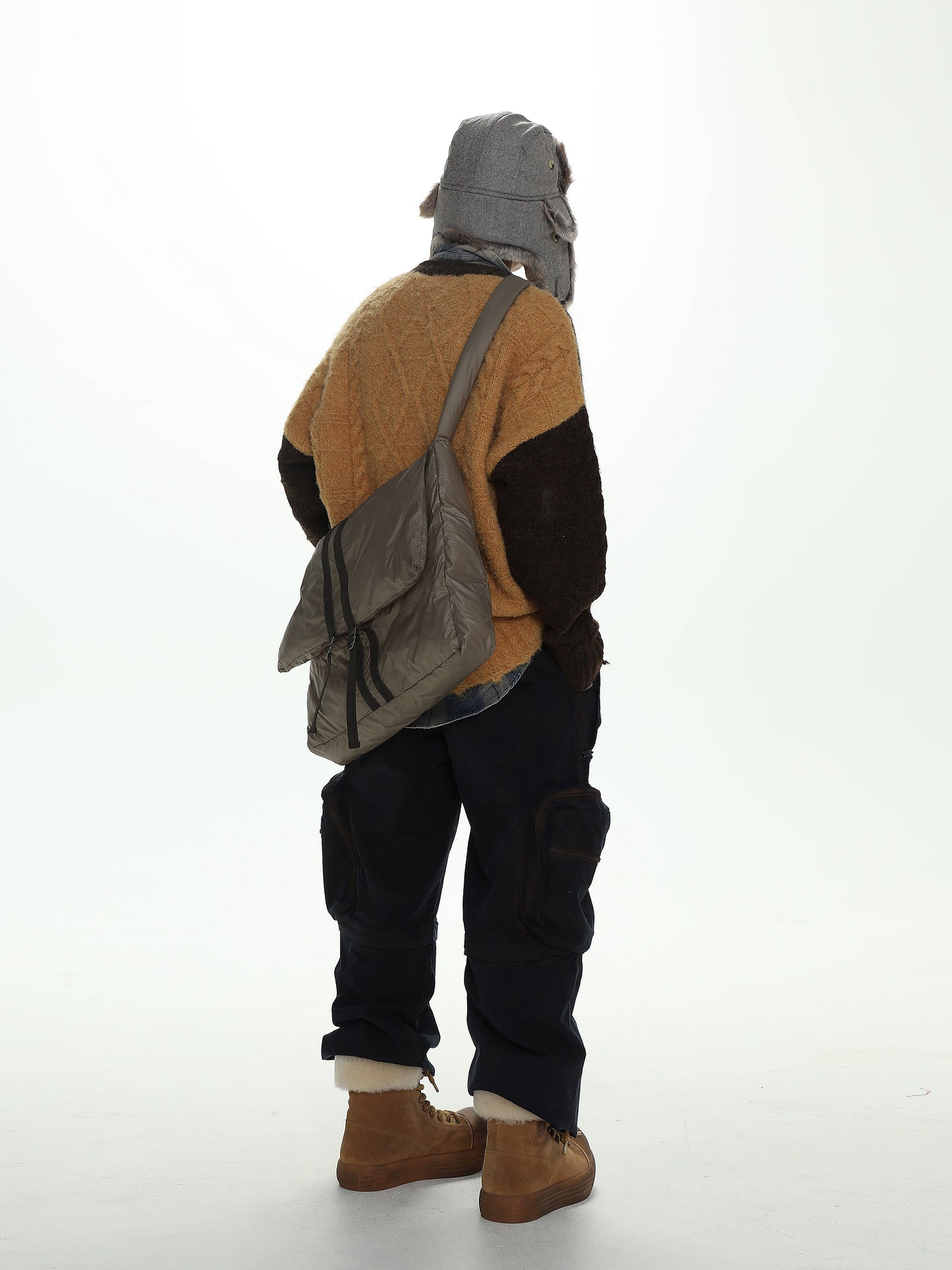 MASONPRINCE Reversible Double-Worn Contrasting Bear Sweater