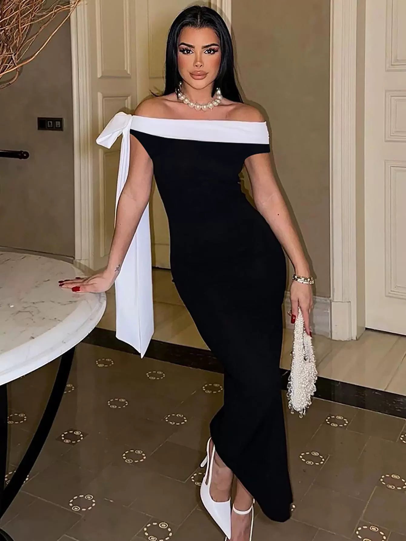 THE 'Banquet' HIP-WRAPPING LONG DRESS